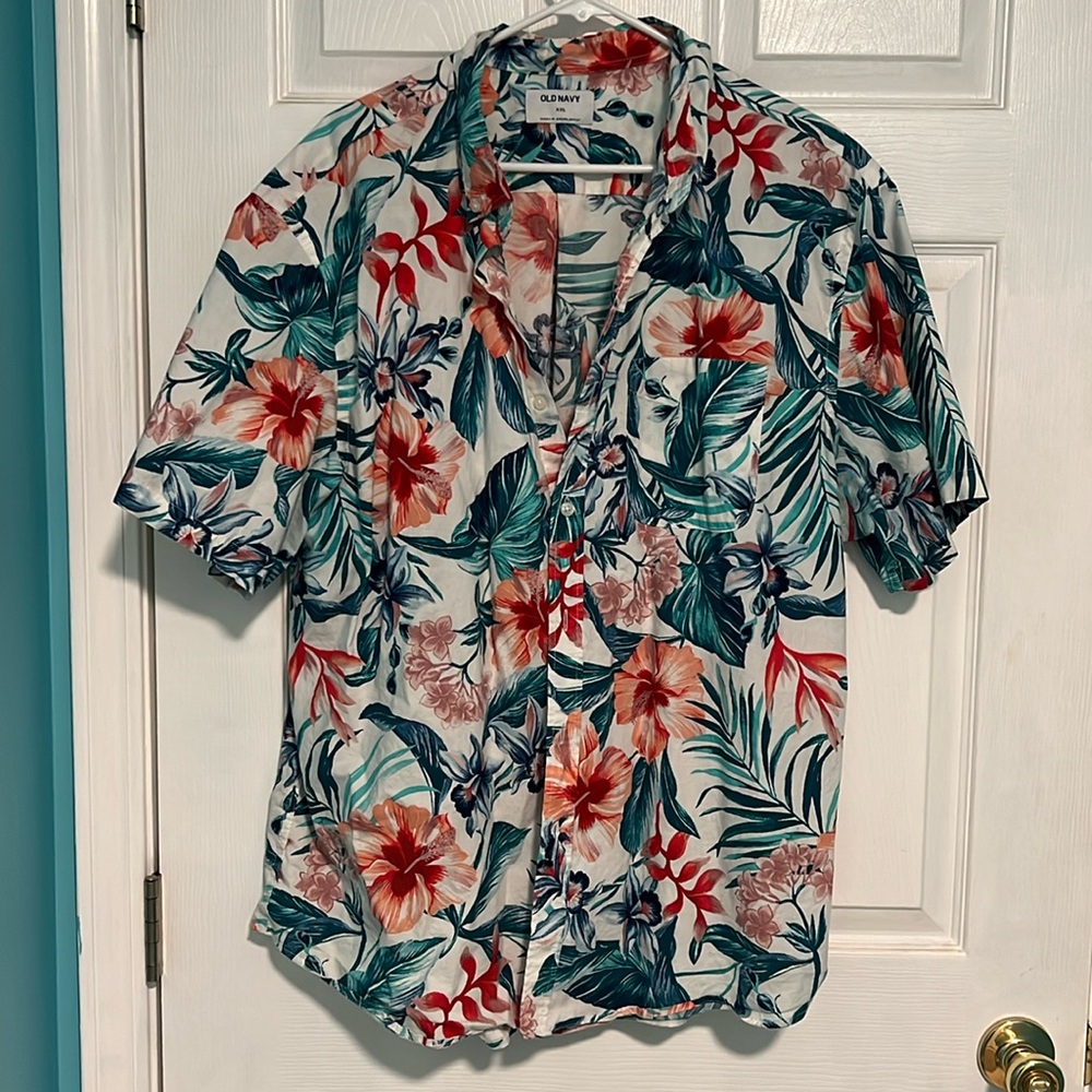 Old Navy Tropical Short Sleeve Button Down